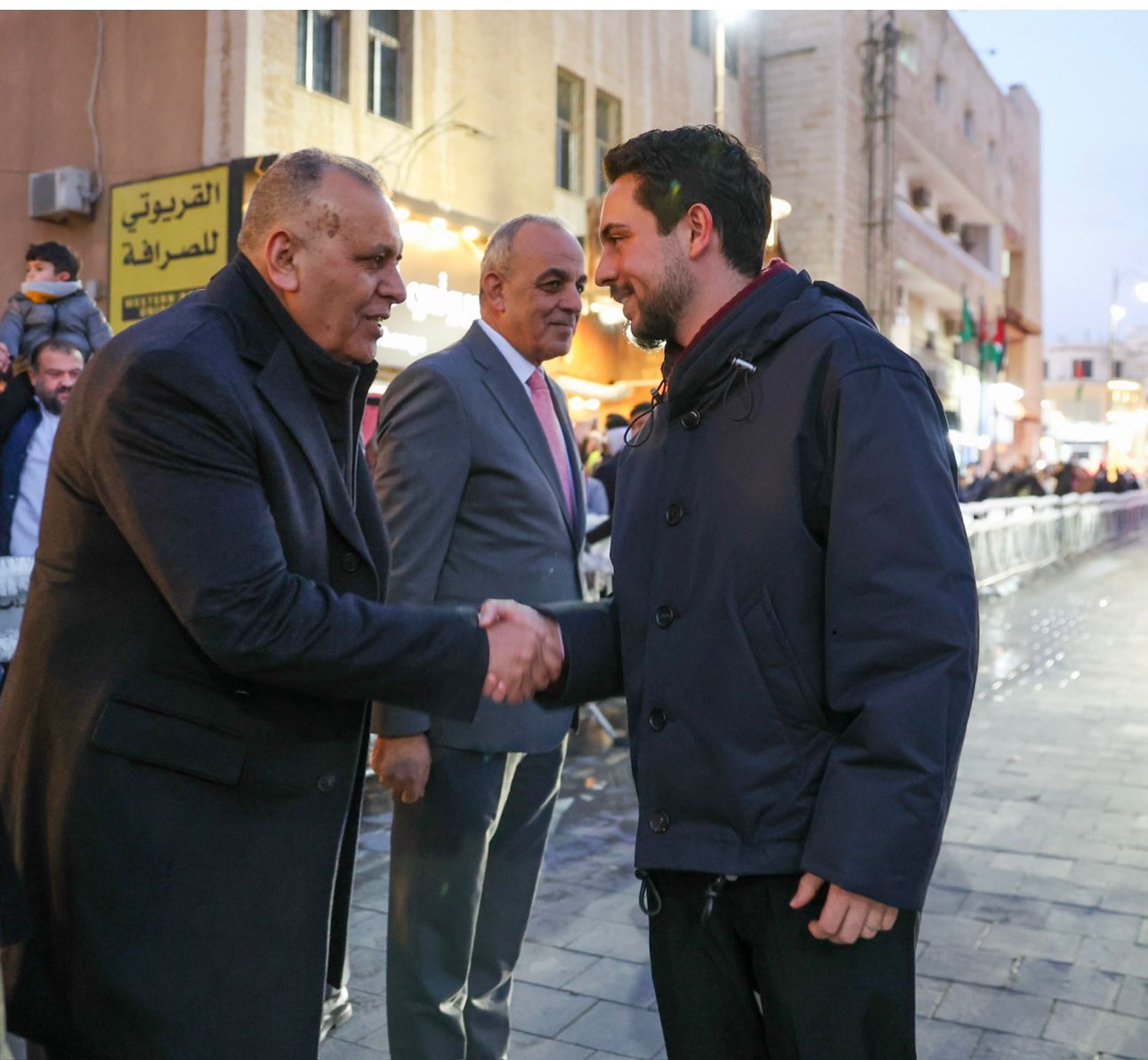 تحت رعاية سمو الأمير الحسين بن عبد الله .. مادبا تحتفي بإضاءة شجرة الميلاد في أجواء من المحبة والسلام