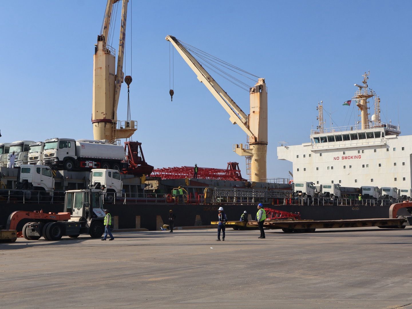 خليفات : ميناء العقبة يستقبل ٥ بواخر وينتظر ٩ محملة بمختلف انواع البضائع 