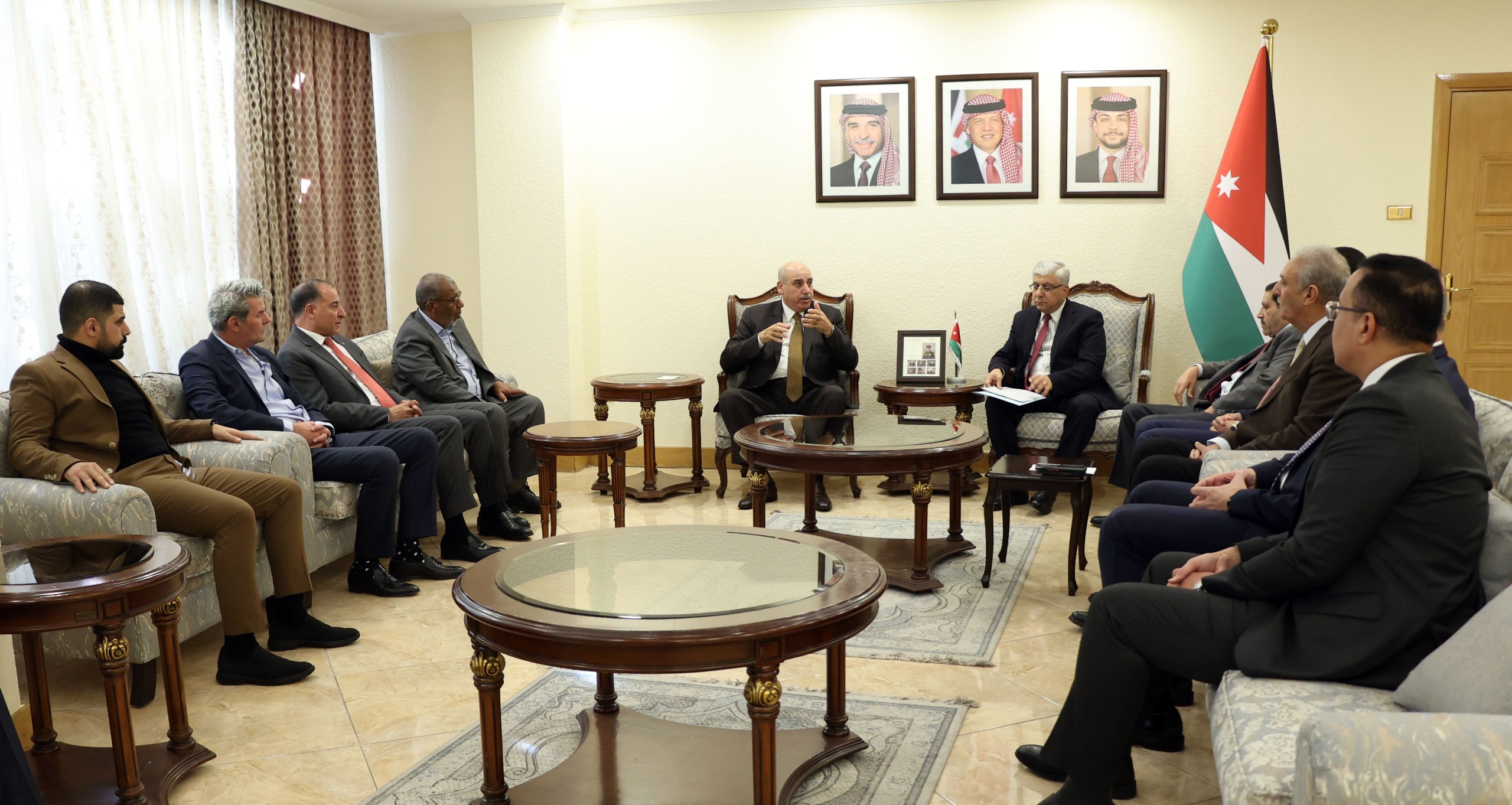 القاضي يدعو لجنتي البيئة والإدارية لاجتماع لمناقشة استراتيجية النظافة استنادًا لتوجيهات ولي العهد