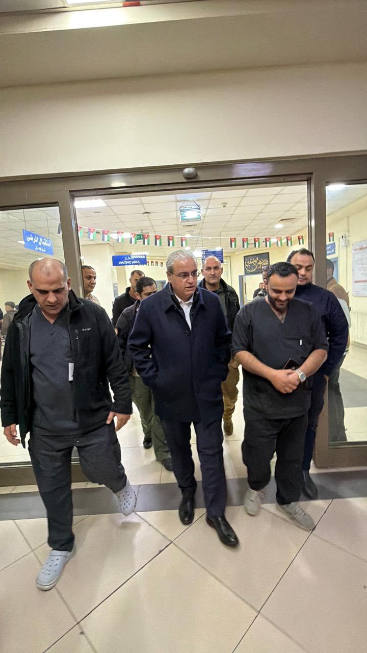 البدور يقوم بزيارة ليلية مفاجئة لطوارئ مستشفى السلط