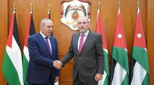 الصفدي يلتقي الشيخ لبحث تطورات المنطقة