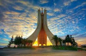 جدل في الجزائر بعد قرار منع بيع حلويات رأس السنة