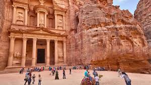 أكثر من 582 ألف زائر لمدينة البترا في 2025