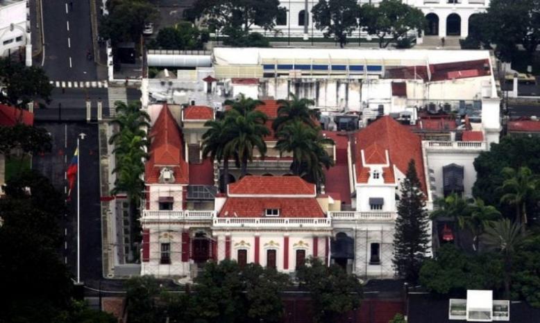 إطلاق نار قرب القصر الرئاسي في كاراكاس بعد تحليق مسيرات مجهولة