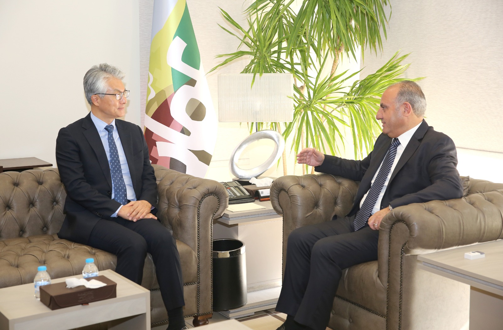 الشواربة يلتقي السفير الكوري ويبحث معه سبل تعزيز التعاون