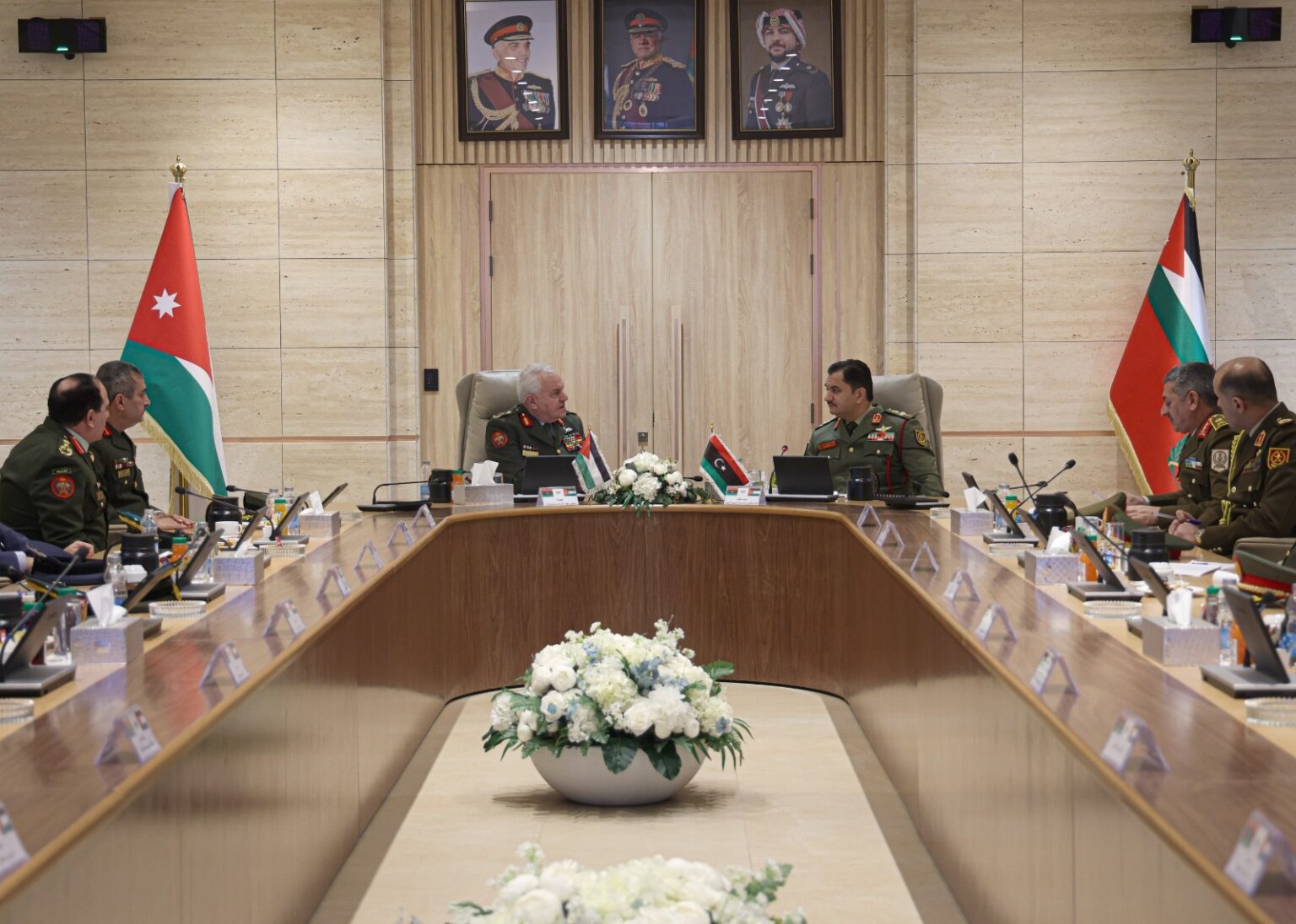 رئيس هيئة الأركان المشتركة يستقبل نائب القائد العام للقوات المسلحة العربية الليبية