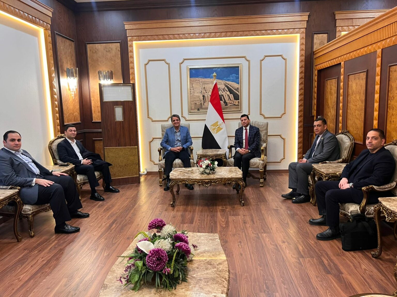 وزير الشباب يصل القاهرة ليشارك في مجلس وزراء الشباب والرياضة العرب