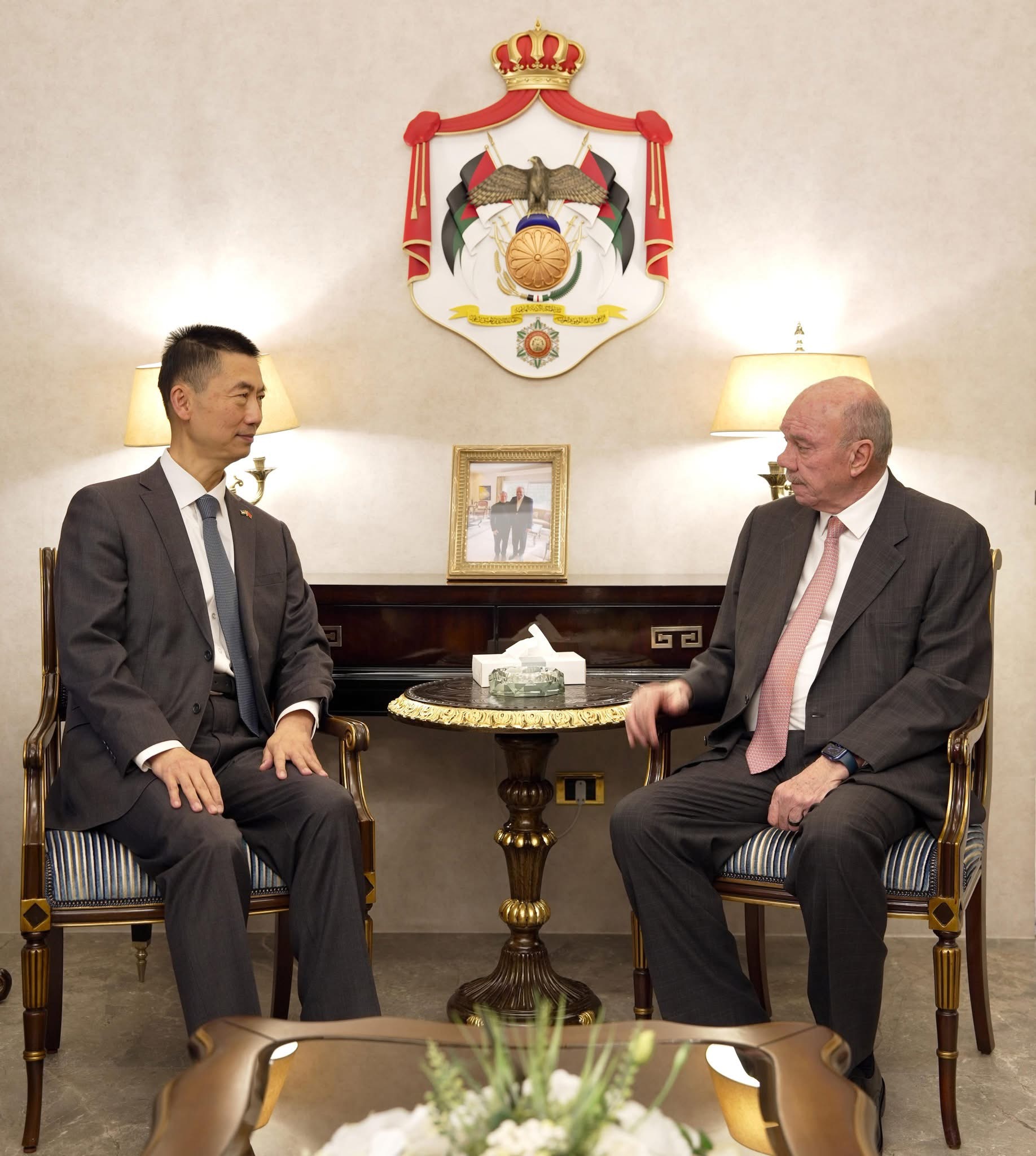 الفايز يلتقي السفير الصيني لدى المملكة