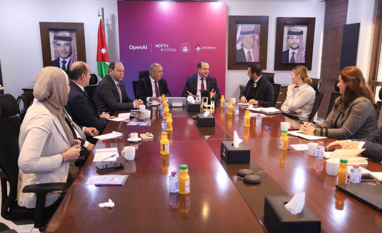 ضمن مشاريع المجلس الوطني لتكنولوجيا المستقبل.. وزيرا التربية والاقتصاد الرقمي يبحثان سبل دعم المساعد الذكي التعليمي(سراج) مع ممثل شركة OpenAI