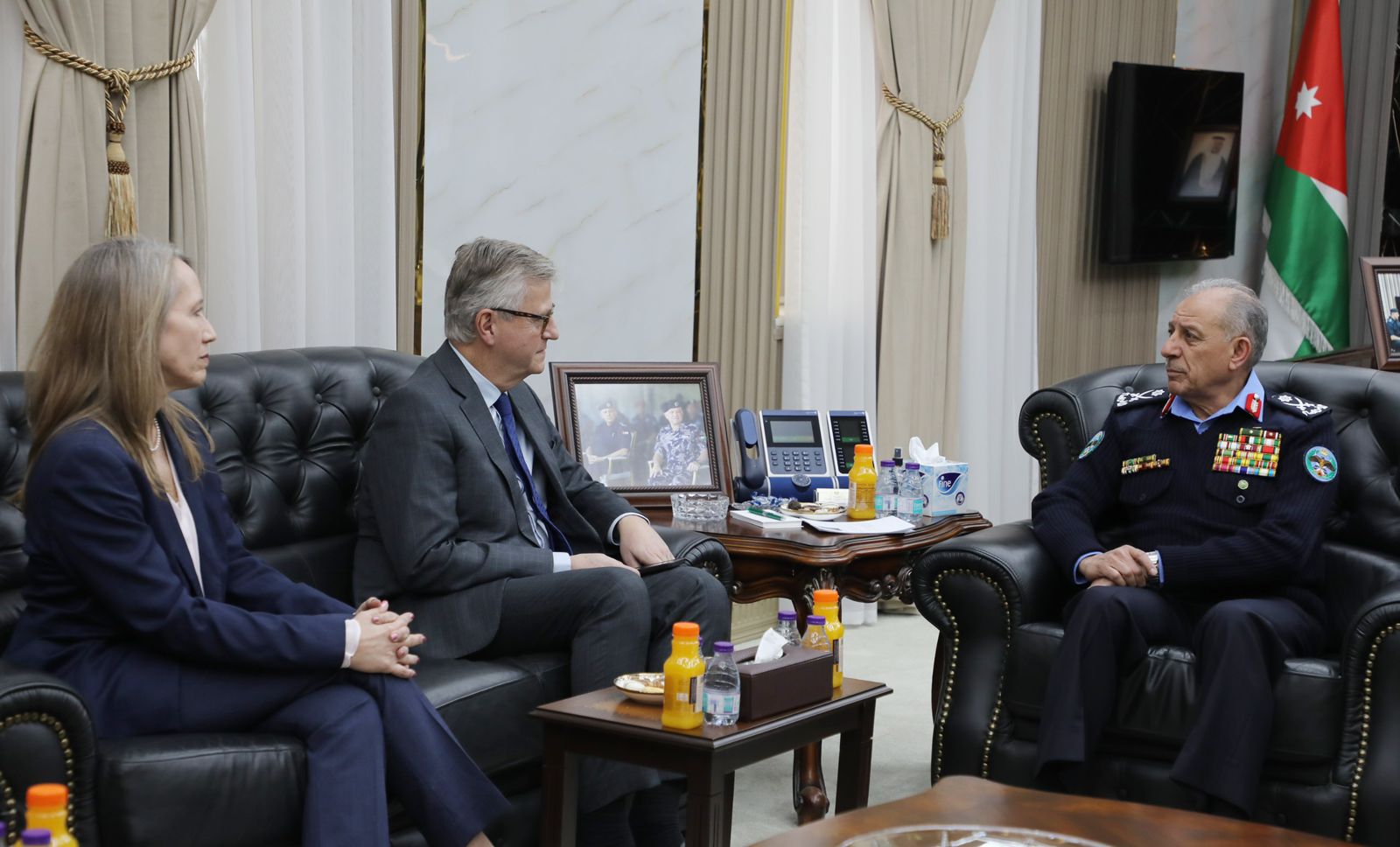 اللواء المعايطة يلتقي وكيل الأمين العام للأمم المتحدة ويبحثان تعزيز التعاون المشترك