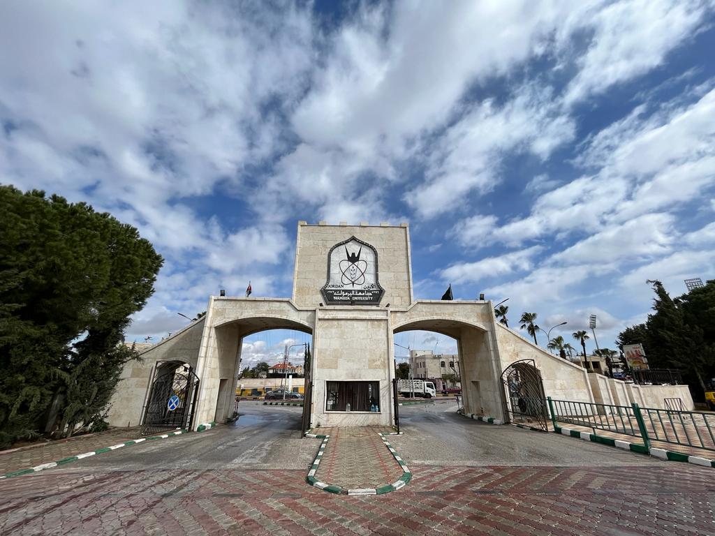 عاجل - جامعة اليرموك تحول دوام الثلاثاء إلى التعليم عن بُعد بسبب الأحوال الجوية