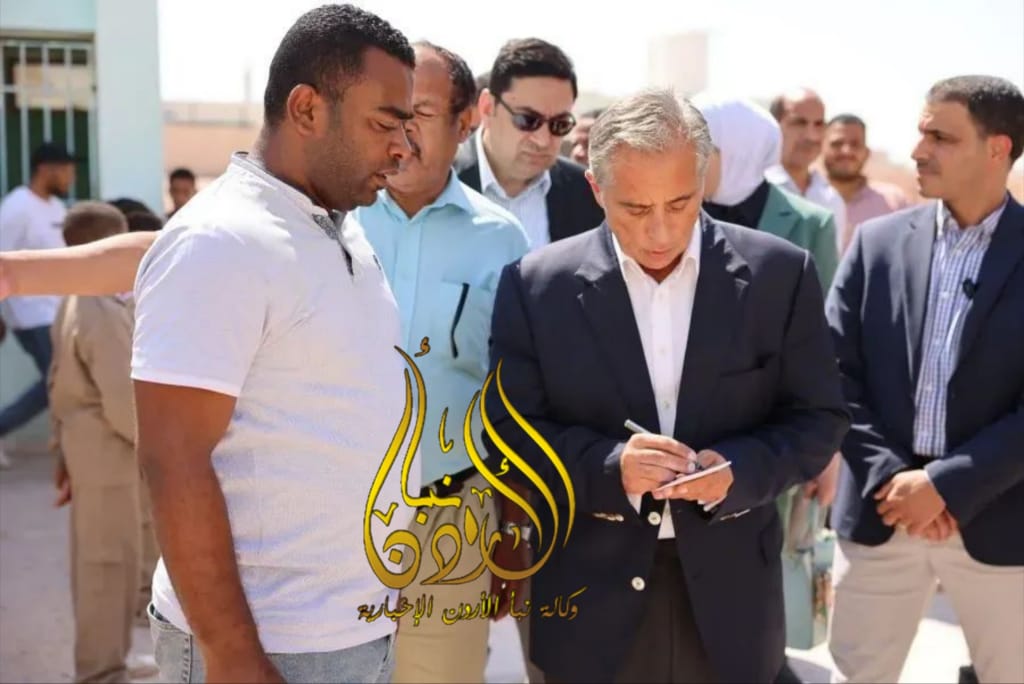 ابن الديوان يخلع بذلة (الديجيتال) .. 10 رسائل 