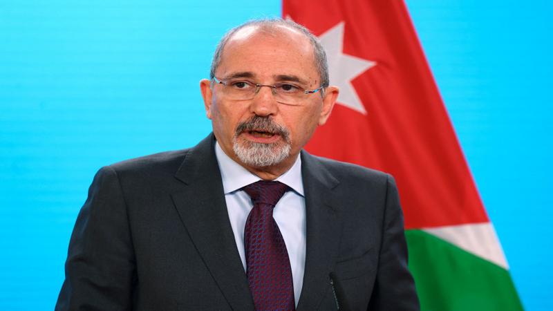 الصفدي يبحث هاتفيا مع مسؤولي الاتحاد الأوروبي جهود خفض التصعيد بالمنطقة