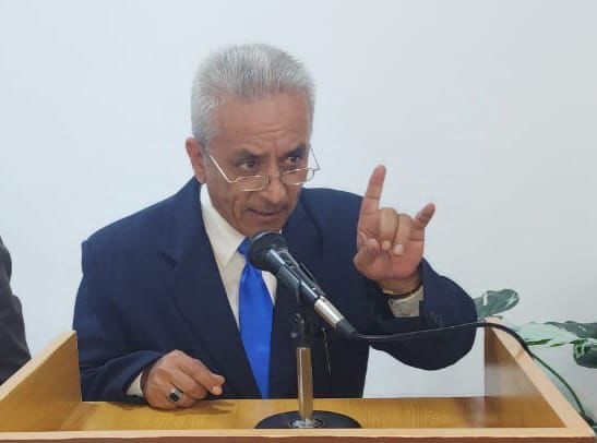 رائد الأفغاني يكتب : السفير الأمريكي بين حجري صوان!!