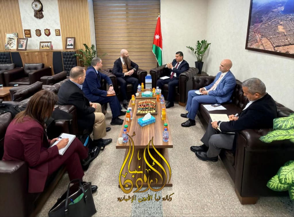 محافظ العقبة يستقبل السفير الأمريكي