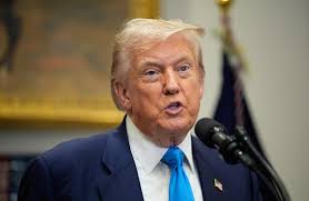 ترامب يهاجم قادة مينيسوتا ويتوعد بالتدخل لإنهاء الاحتجاجات ضد الترحيل