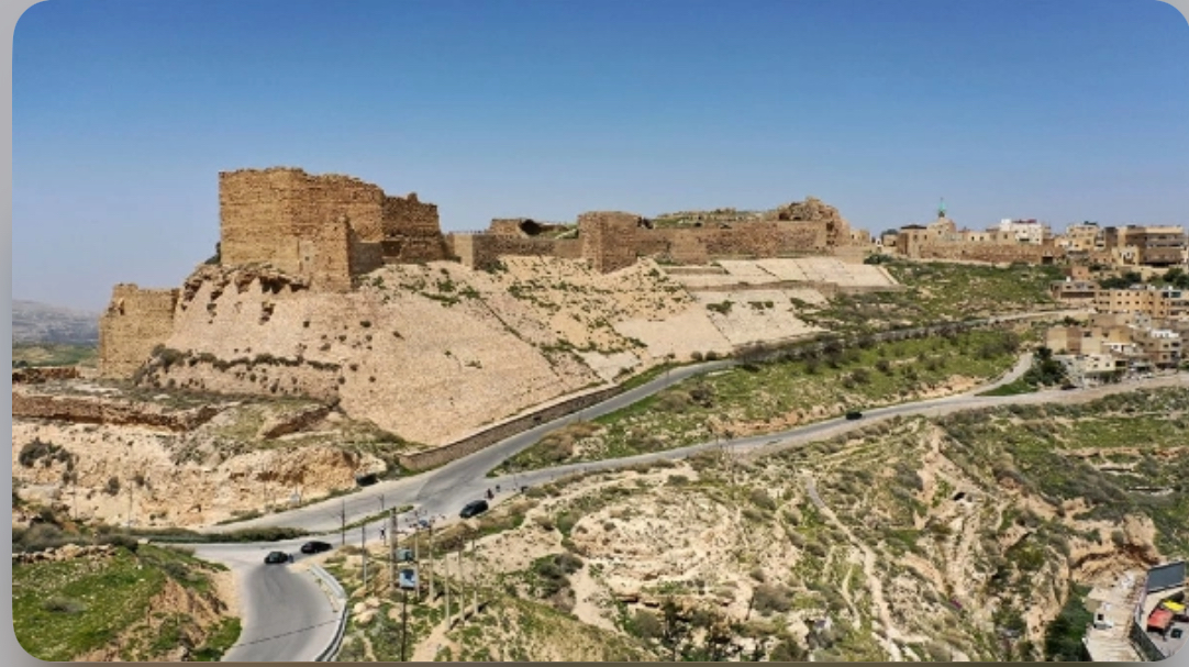 تقرير فني لنقابة المهندسين يحدّد أسباب انهيار جزء من سور الكرك التاريخي ويوصي بإجراءات عاجلة للحماية