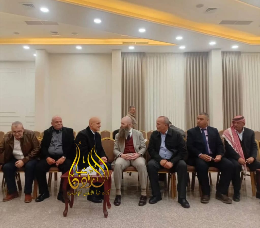 السفير الأمريكي يعزي عشيرة الحجازين