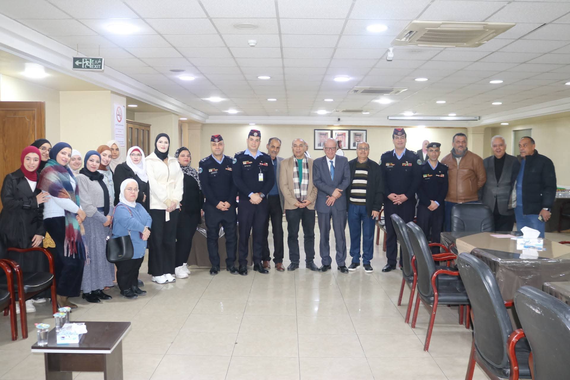 تجارة الزرقاء تنظم حملة وطنية للتبرع بالدم احتفالاً بعيد ميلاد جلالة الملك