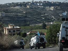 إسرائيل ترش مواد مجهولة جنوبا.. اليونيفيل تندد ولبنان يرجح: فوسفور أبيض