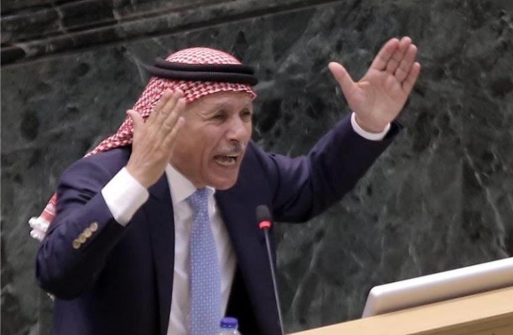 العرموطي يسأل حسان: من سمح بإغلاق نصف شارع الأمويين لصالح السفارة الأمريكية؟