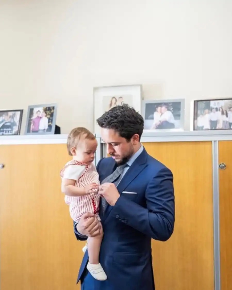 ولي العهد الأمير الحسين يظهر برفقة الأميرة إيمان في صورة رسمية بمكاتب الحسينية