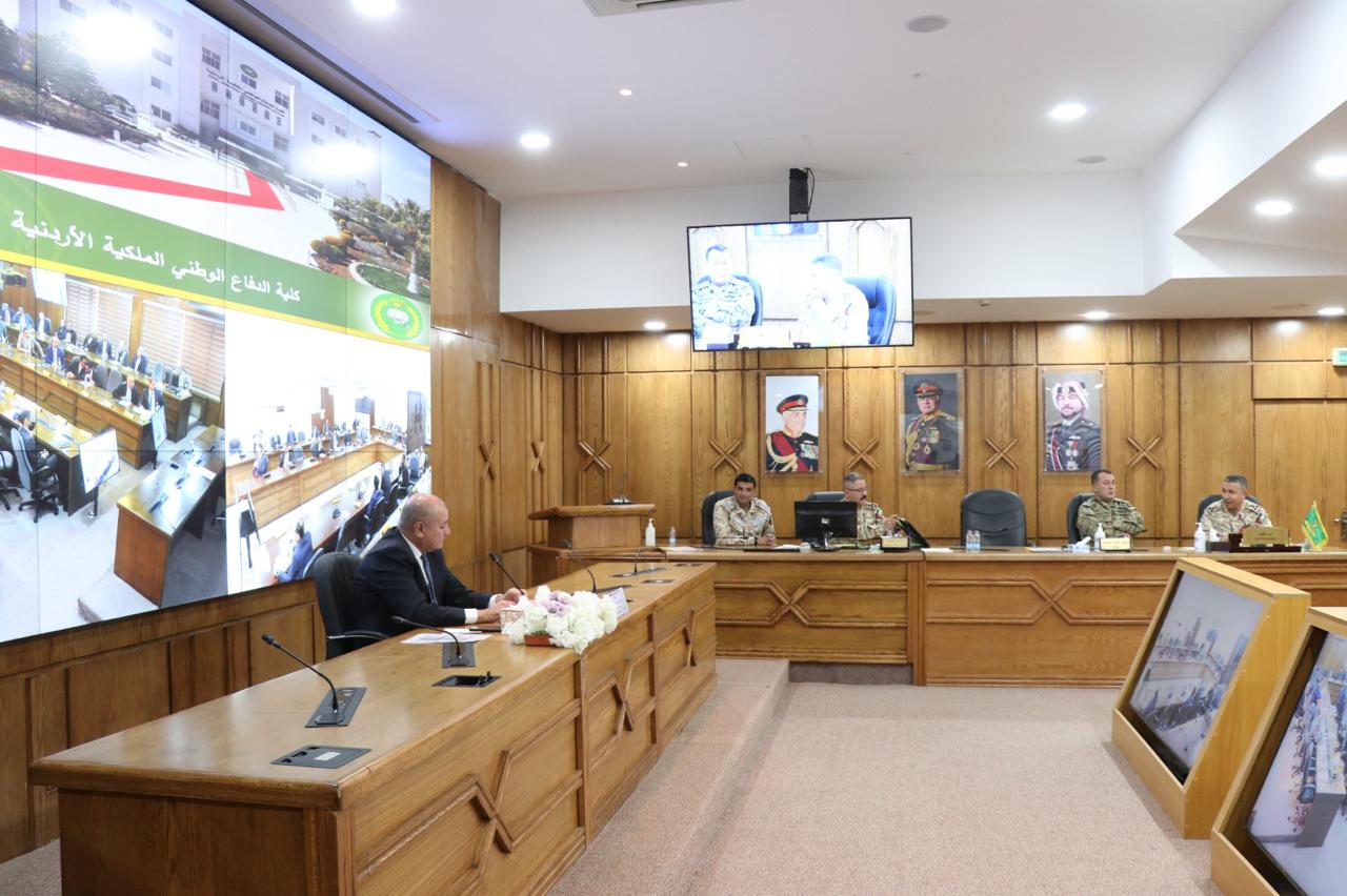 العودات يحاضر في كلية الدفاع الوطني الملكية الأردنية