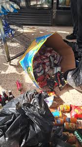 عاجل  ضبط وإتلاف ربع طن من المواد الغذائية الفاسدة في لواء غرب إربد