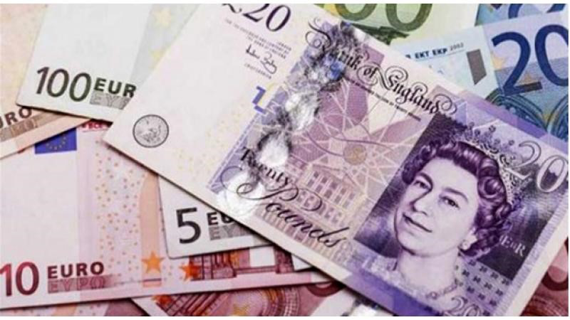 ارتفاع الاسترليني أمام اليورو وتراجعه مقابل الدولار