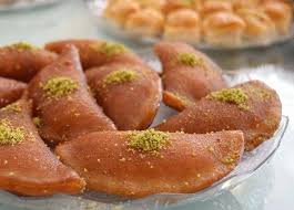 نقابة المطاعم والحلويات تحدد أسعار القطايف وتؤكد عدم ارتفاعها