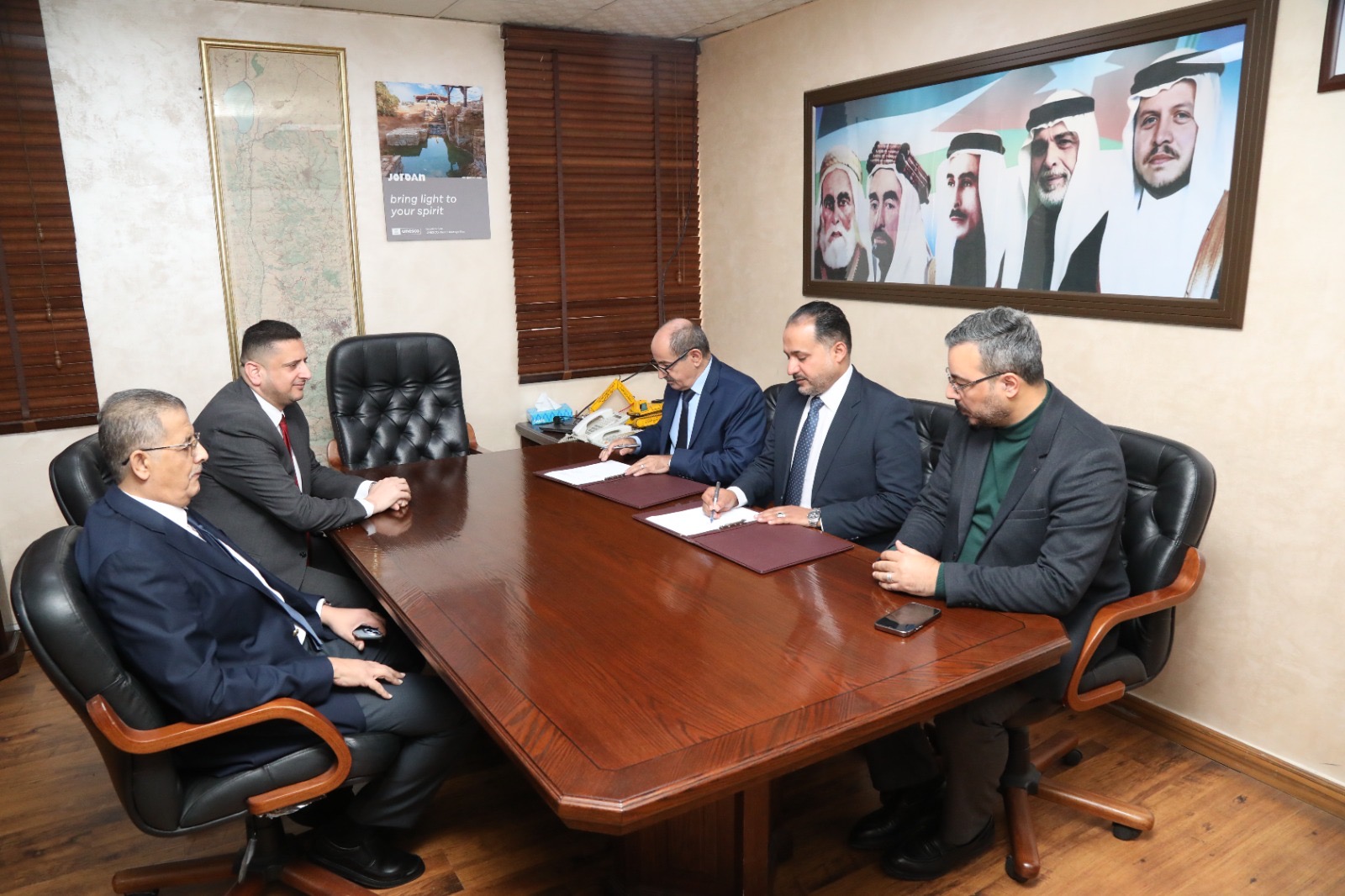 سلطة وادي الأردن ونقابة المهندسين الزراعيين توقعان مذكرة تفاهم لتعزيز إدارة المياه والزراعة المستدامة