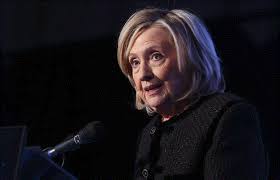 هيلاري كلينتون تطالب بمثول ترامب أمام لجنة إبستين