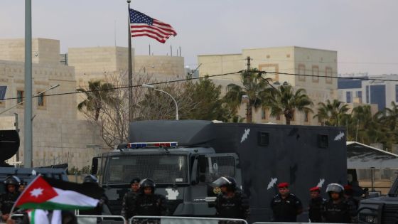 عاجل  السفارة الأمريكية في عمان تمنع موظفيها من الاقتراب من المنشآت العسكرية وتجدد دعوة الاحتماء في المكان