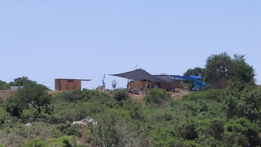 مستوطنون يقيمون بؤرة استيطانية جديدة بين قريتي اللبن الشرقية وياسوف