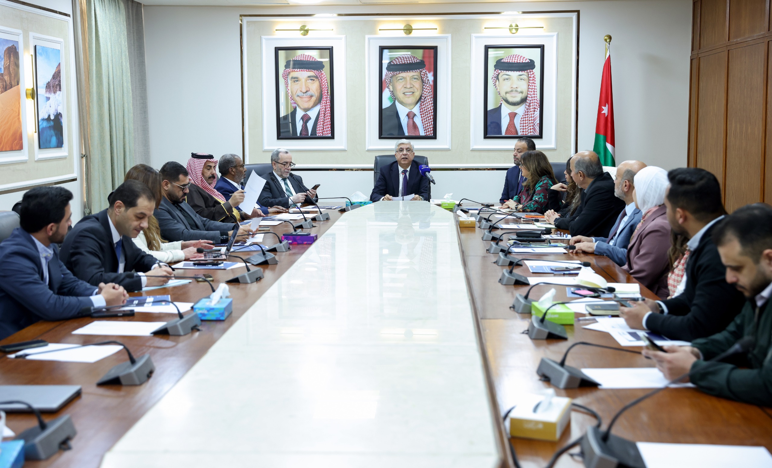 “المناخ  النيابية” تبحث تحديات المجتمع المدني والشباب في مواجهة التغير المناخي