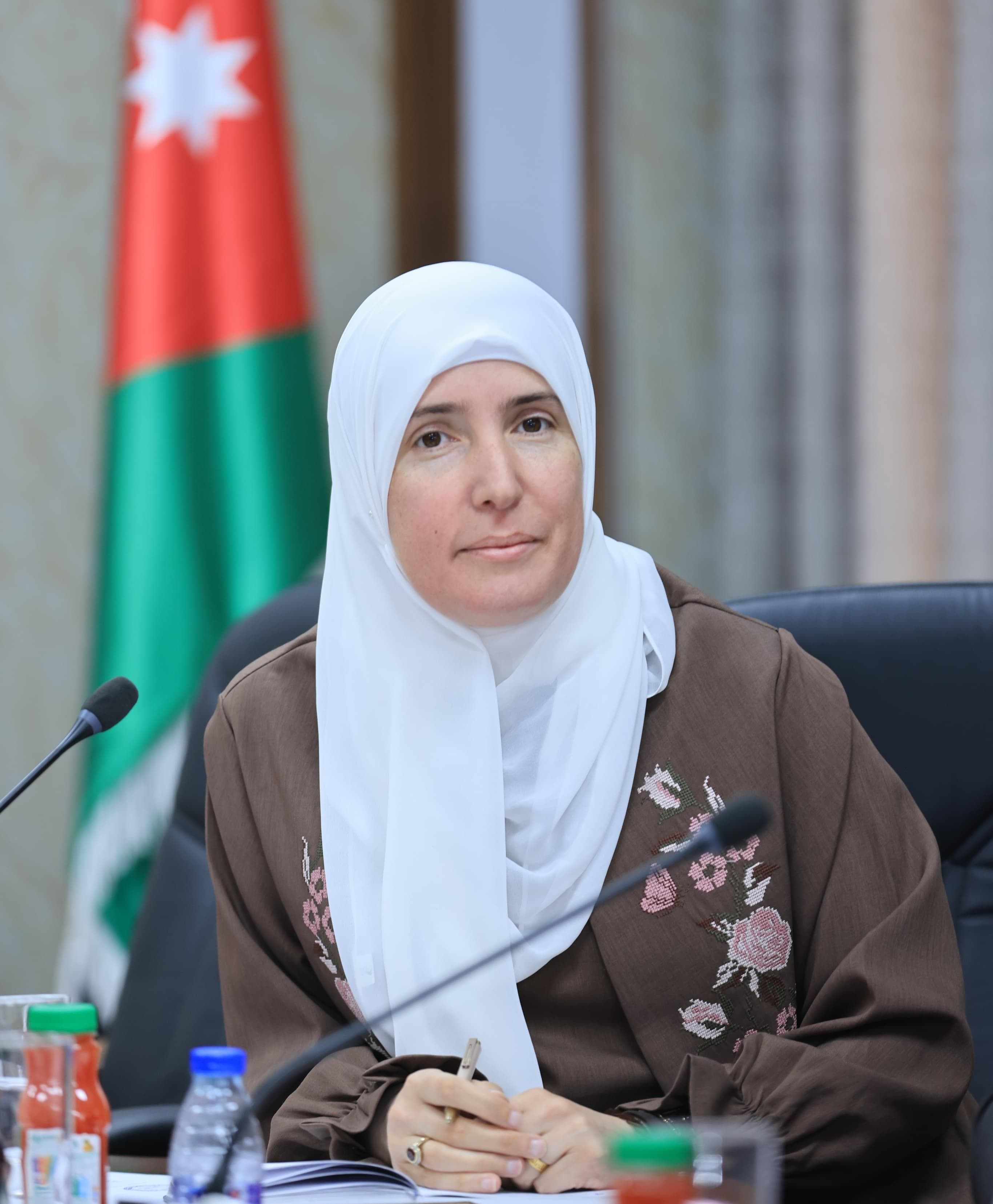 أبو هنية تدعو لمعالجة آثار إلغاء امتحان الشامل على طلبة الدبلوم