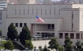 عاجل  السفارة الأمريكية في عمَّان تعلق خدماتها.. وتحث رعاياها على المغادرة فورًا