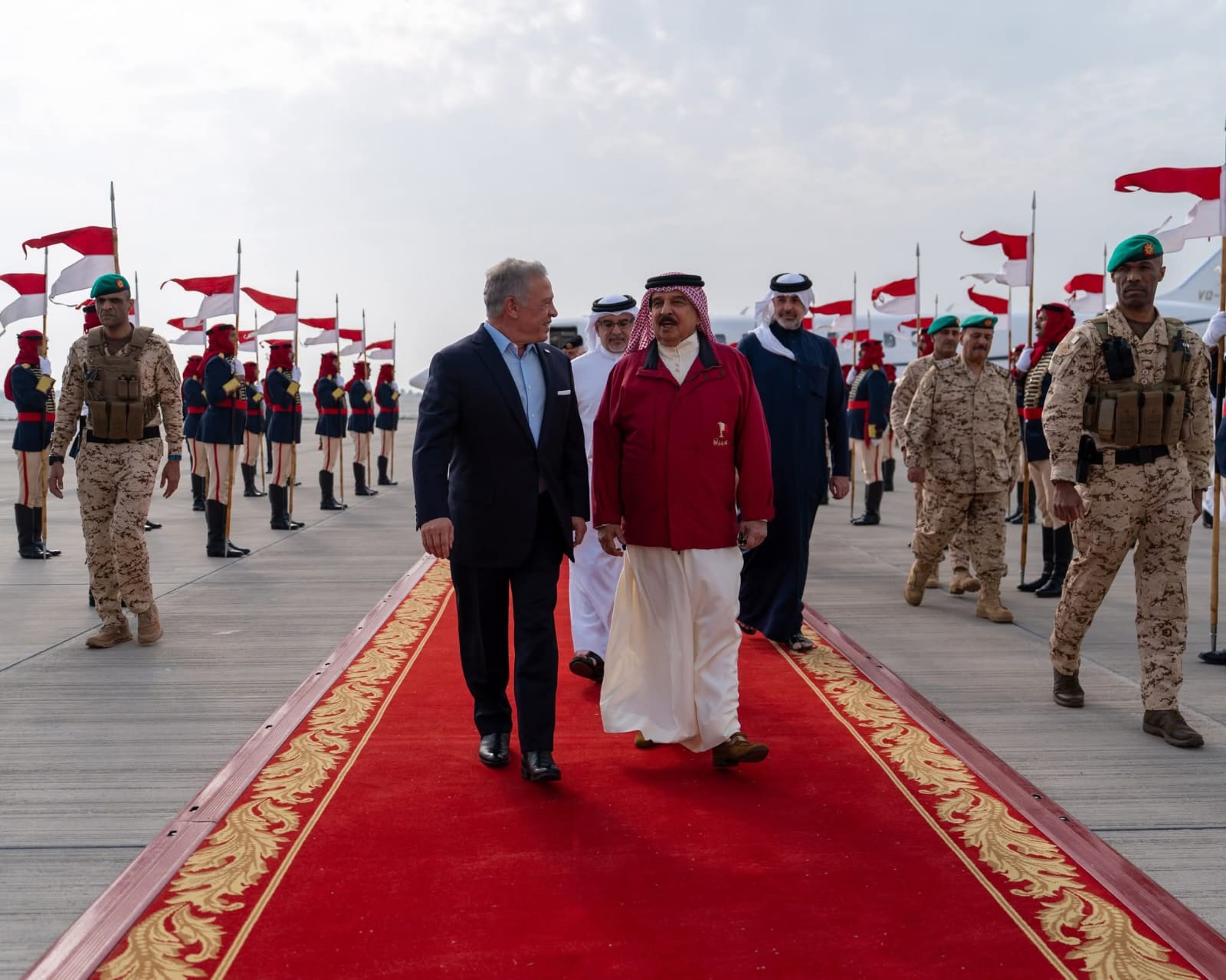 الملك وعاهل البحرين يدينان الهجمات الإيرانية على الأردن والبحرين وعدد من الدول العربية