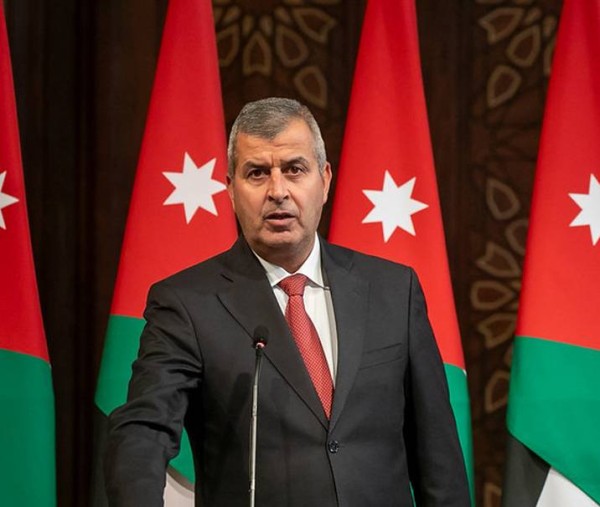 عاجل  الخرابشة : الأردن يمتلك احتياطات مريحة من المشتقات النفطية