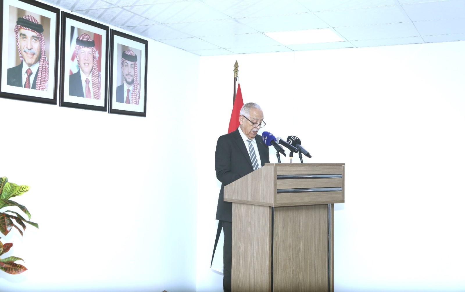 العيسوي يسلم المكرمة الملكية السنوية لـ 30 إماما وواعظا مقبلين على الزواج