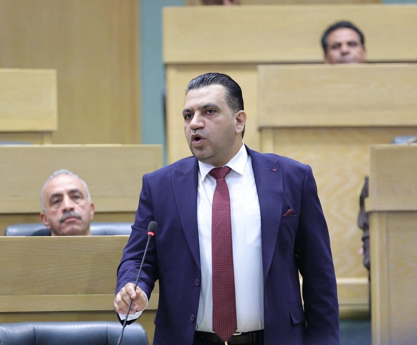 السعود يحذر من رفع الأسعار ويدعو لحماية المواطنين وتعزيز الجبهة الداخلية