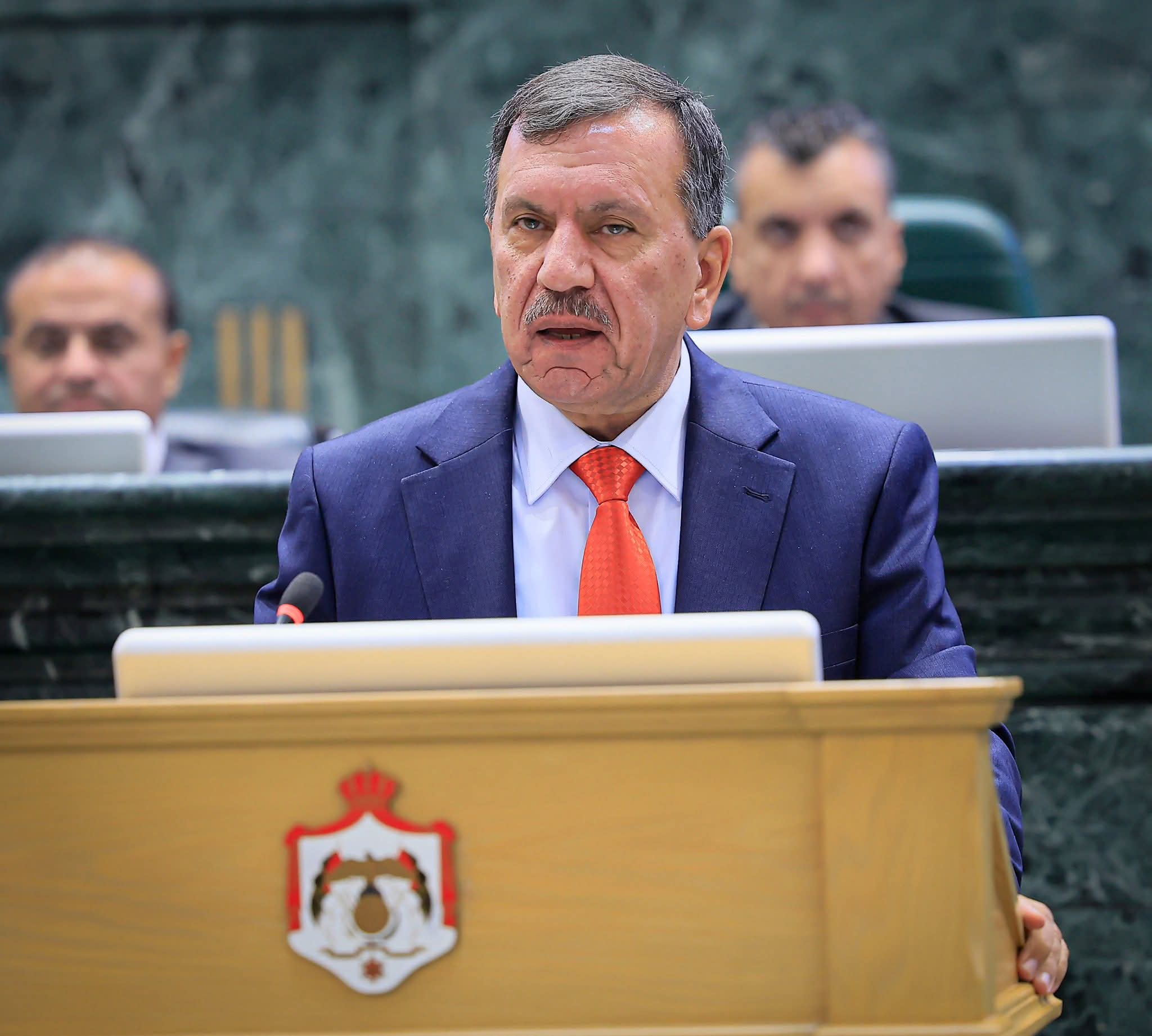 النائب هايل عياش يطالب بتمديد مهلة تجديد رخص المهن وإعفاء التجار من الغرامات