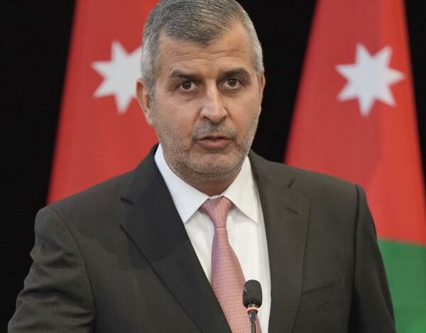 الخرابشة: لا نية لفصل مبرمج للتيار الكهربائي حالياً