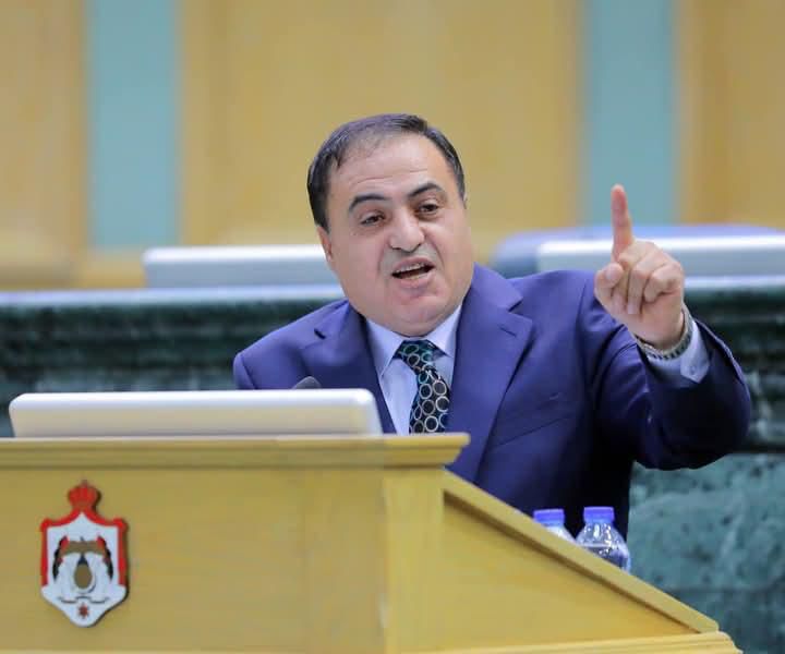 بدر الحراحرشة يكتب: تجلياتُ الصمود في موقف القائد