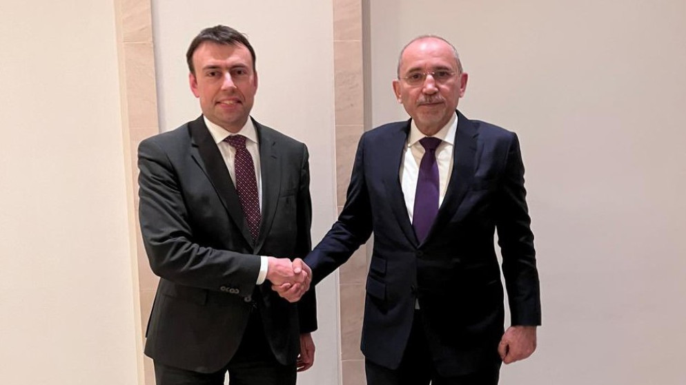 وزير الخارجية يلتقي وزير الدولة البرلماني ونائب وزير الدفاع الألماني في برلين