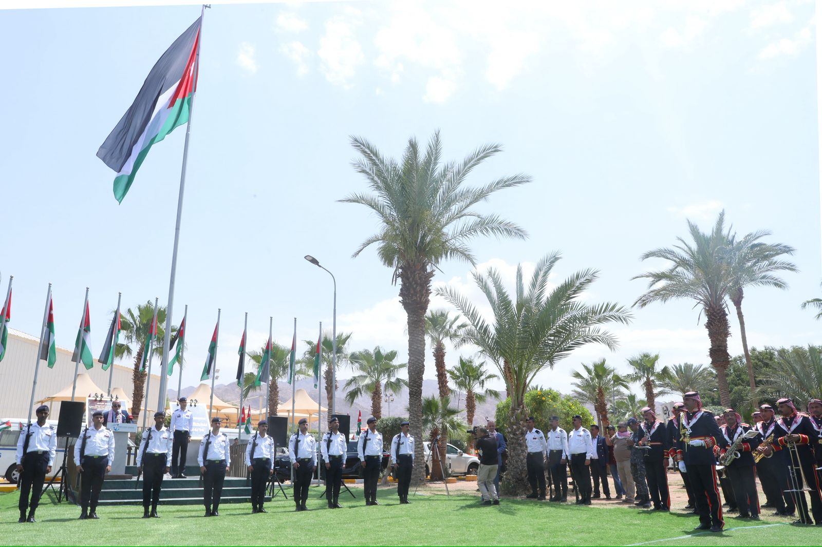 العقبة تحتفي بيوم العلم