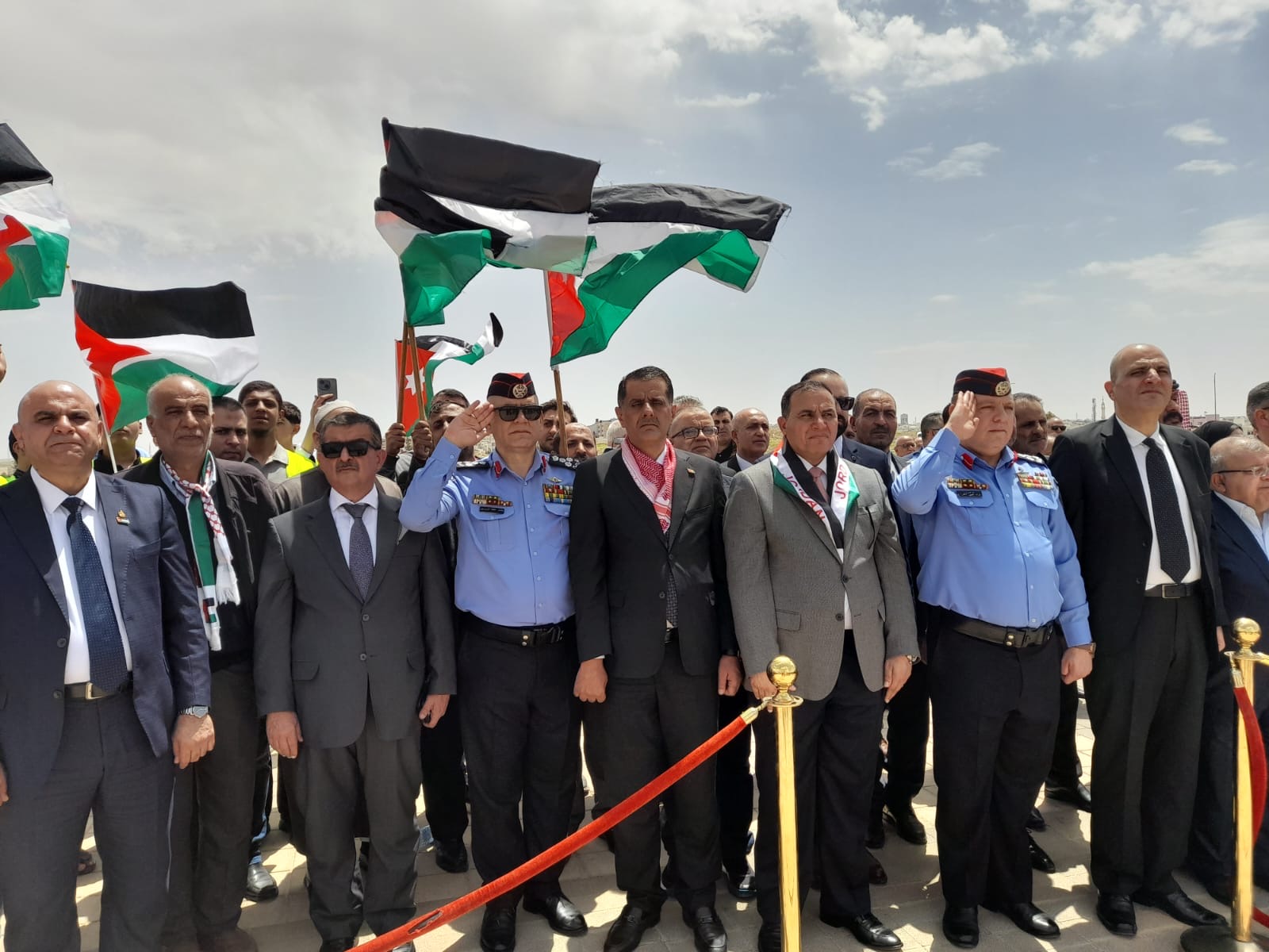 الزرقاء تحتفل بيوم العلم الاردني بمشاركة رسمية وشعبية واسعة