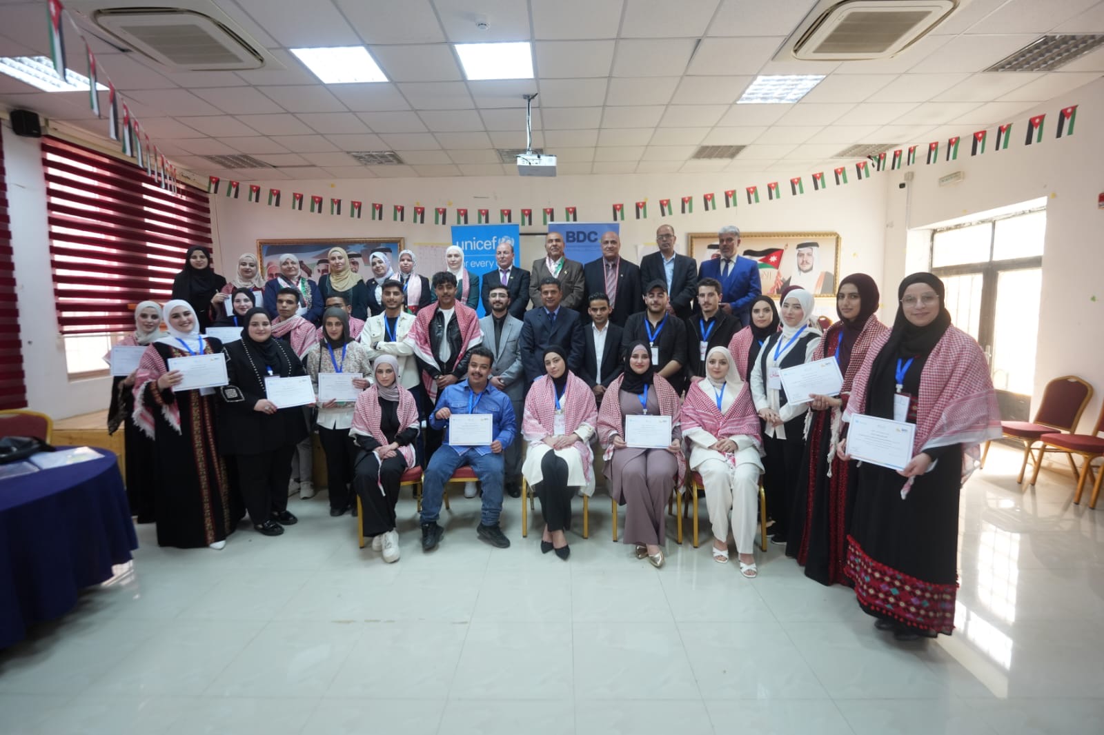 مركز تطوير الأعمال يختتم تدريباً في ريادة الأعمال في لواء المزار الشمالي