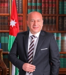  د  حازم القرالة يكتب: نظام البصمة للأطباء  و دستورية المادة (46) من نظام ادارة الموارد البشرية رقم (33) لسنة 2024 