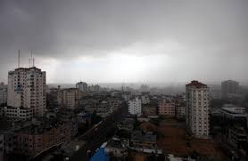 انخفاض ملموس وأجواء مغبرة اليوم وغائمة غدا